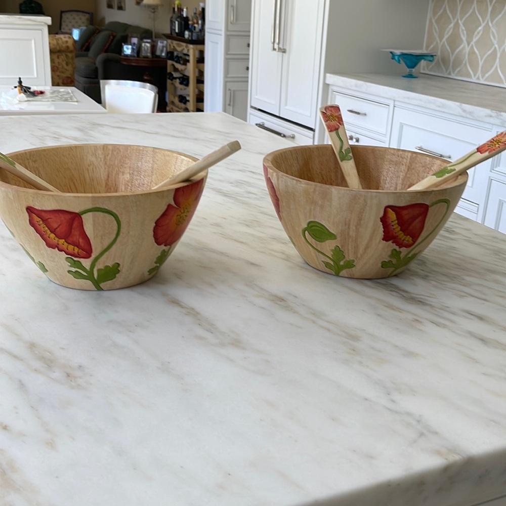 Wood hand painted gorgeous salad bowl with matching wood utensils. Clay Art